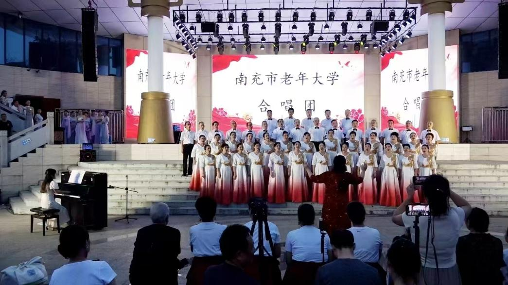 �Ļ�����  ��ů����  �����������ѧ�ϳ��š�����һ��־Ը����